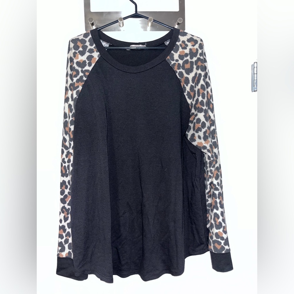 First look rounded hem long sleeve